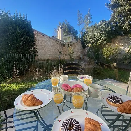 Roche Blanche - Terrasse Et Parking * Nimes