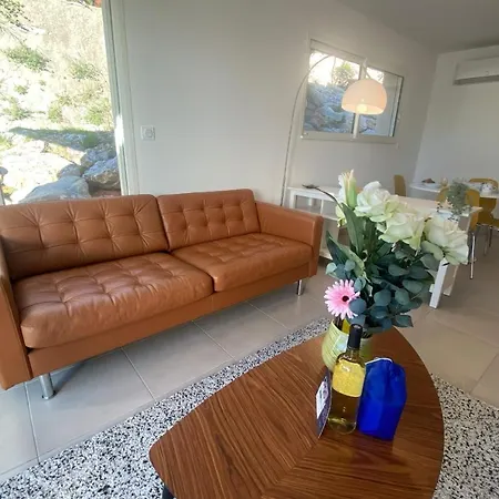 Roche Blanche - Terrasse Et Parking Nîmes