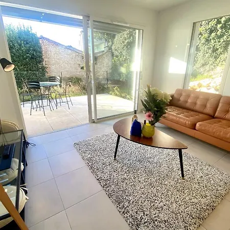 Apartment Roche Blanche - Terrasse Et Parking Nimes